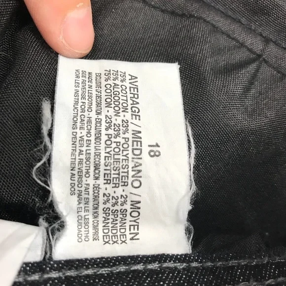 Gloria Vanderbilt - Picture 6 of 7